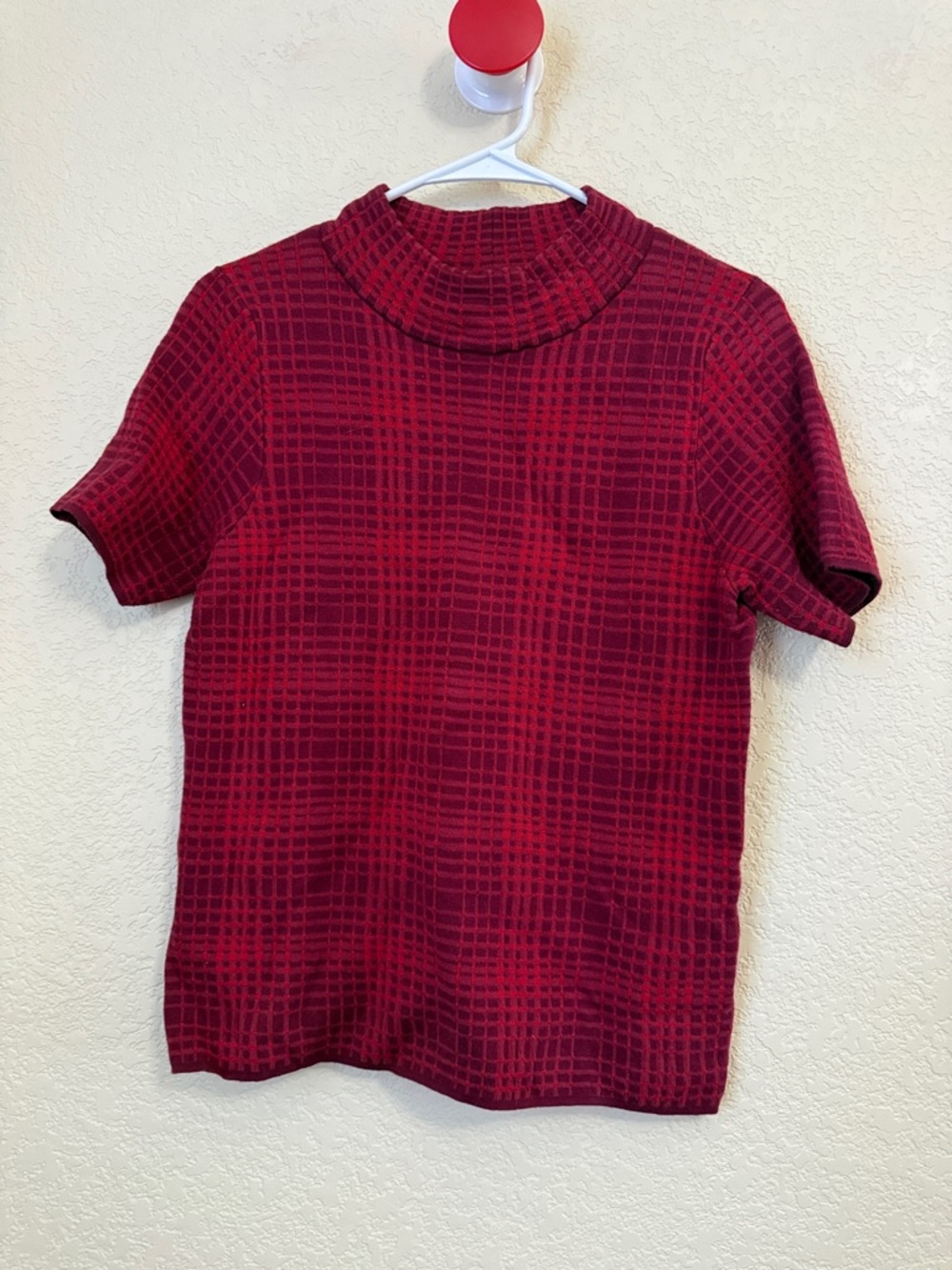 Women’s Short-Sleeve Mock Neck Top in Deep Red